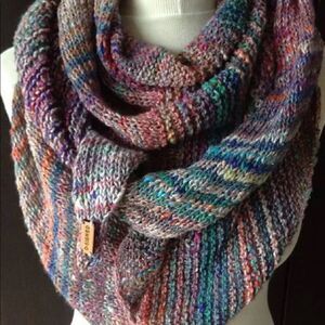 💥NWT MISSLOOK BOHO scarf or shrug can be worn several ways , supersoft